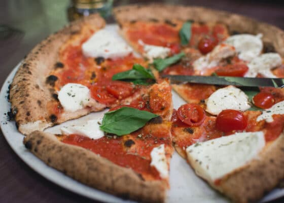 Tomato basil pizza with mozzarella