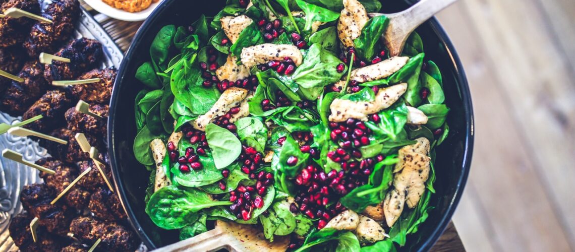 Spinach, chicken & pomegranate salad